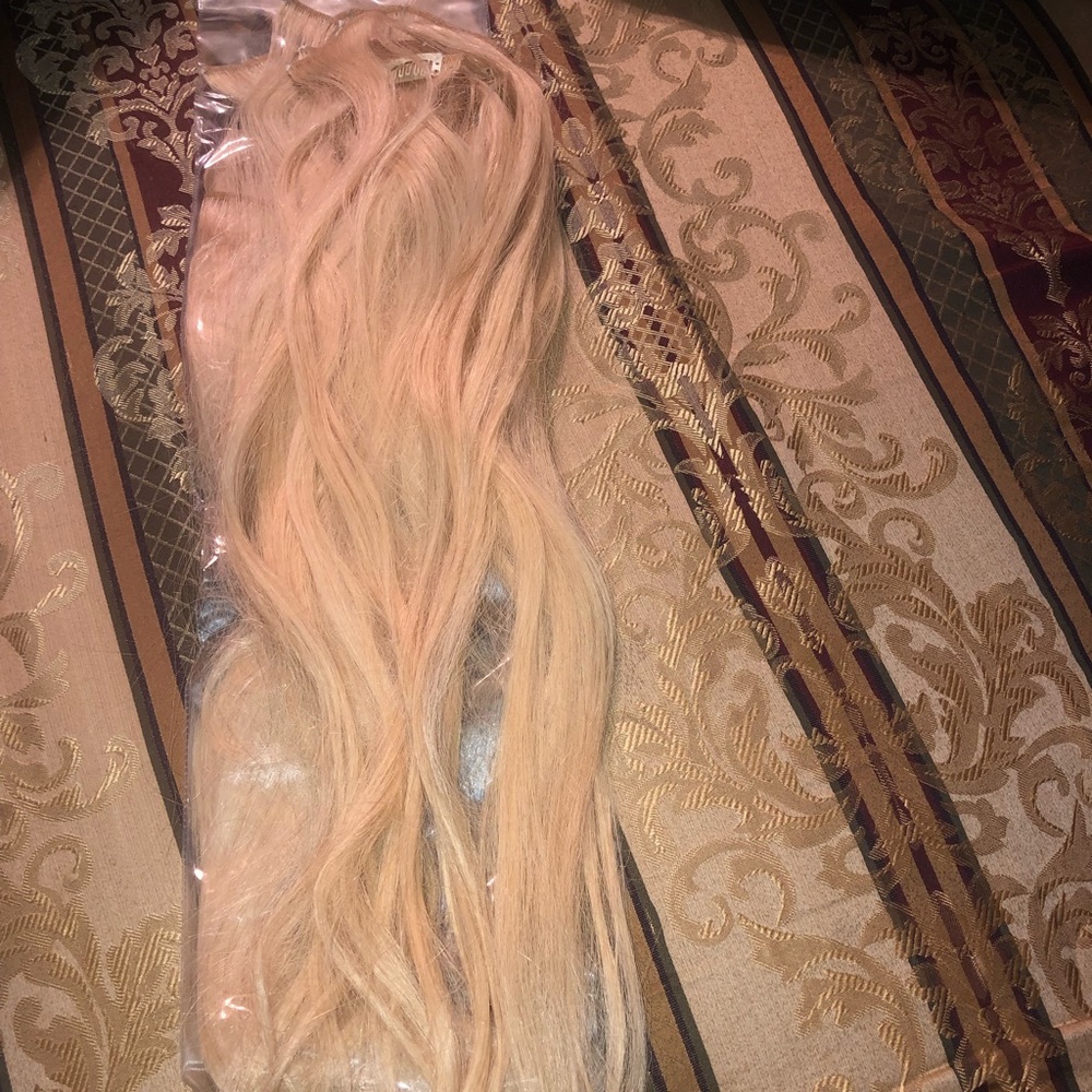100% human hair clip in extensions blonde 22 in